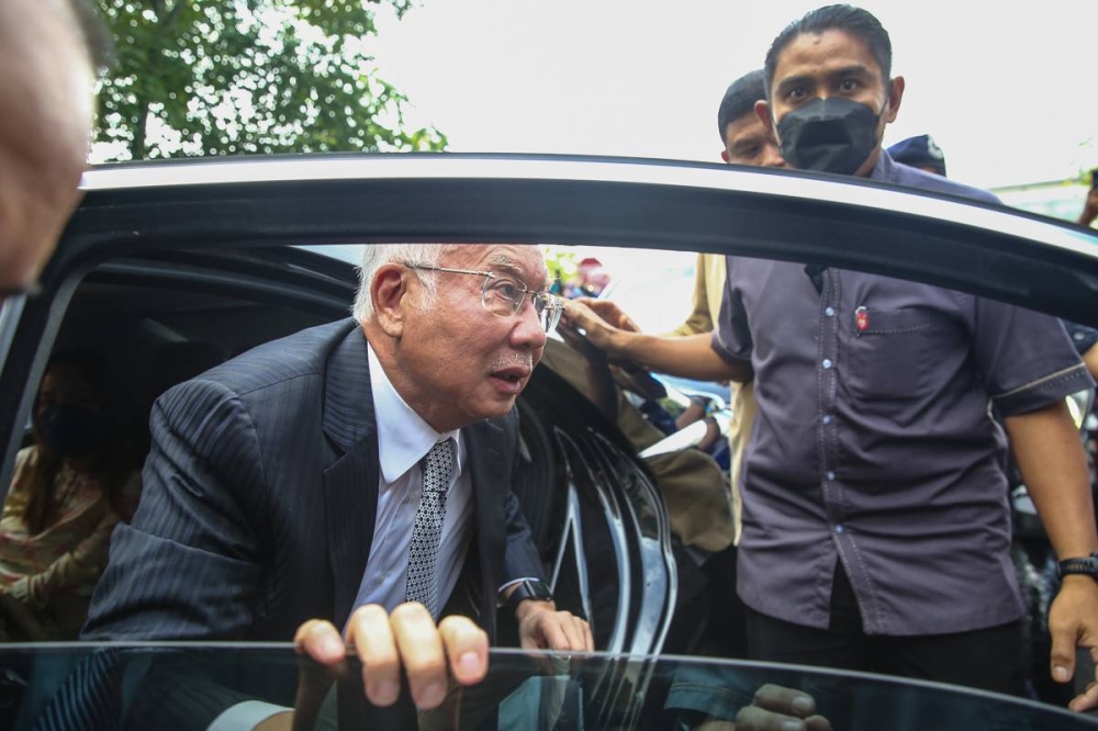 Datuk Seri Najib Razak arrives at the Federal Court in Putrajaya August 23, 2022. — Picture by Yusof Mat Isa