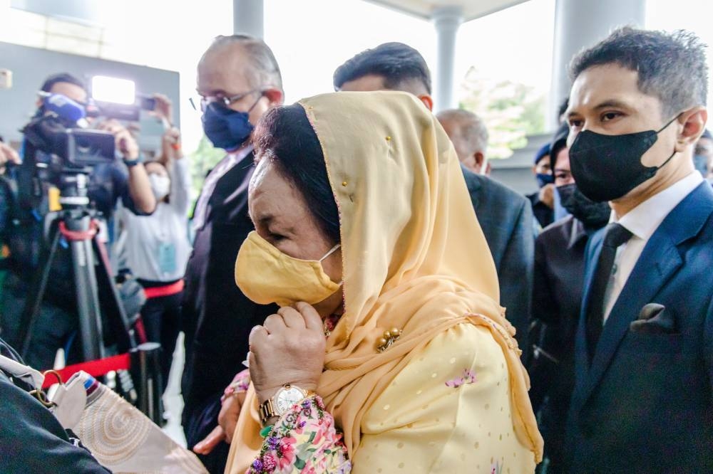 Datin Seri Rosmah Mansor arrives at the Kuala Lumpur High Court September 1, 2022. — Picture by Firdaus Latif