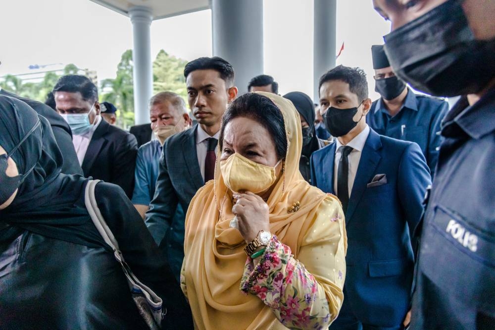 Datin Seri Rosmah Mansor arrives at the Kuala Lumpur High Court September 1, 2022. ― Picture by Firdaus Latif