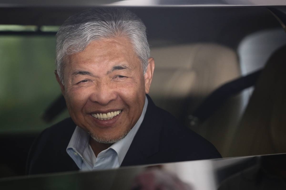 Datuk Seri Ahmad Zahid Hamidi is pictured leaving the Shah Alam High Court September 5, 2022. — Picture by Yusof Mat Isa