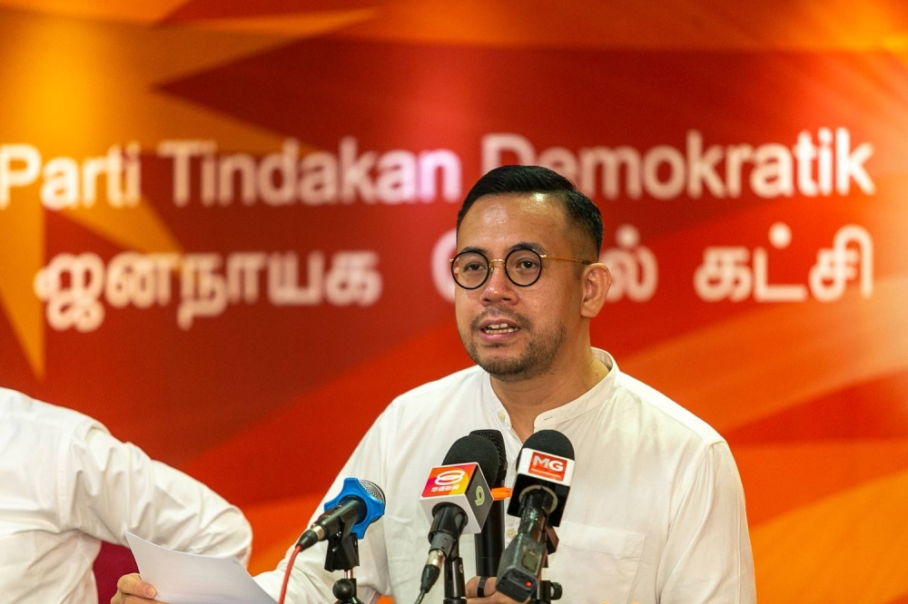 DAP national organising secretary Steven Sim speaks during a press conference at the party's headquarter September 14, 2022. — Picture by Devan Manuel