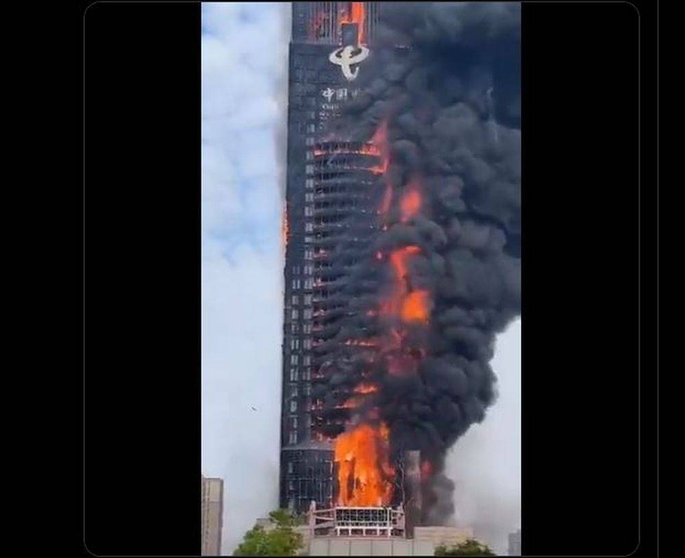 A fire engulfed a skyscraper in the central Chinese city of Changsha, Sept 16, 2022. — screengrab via Twitter