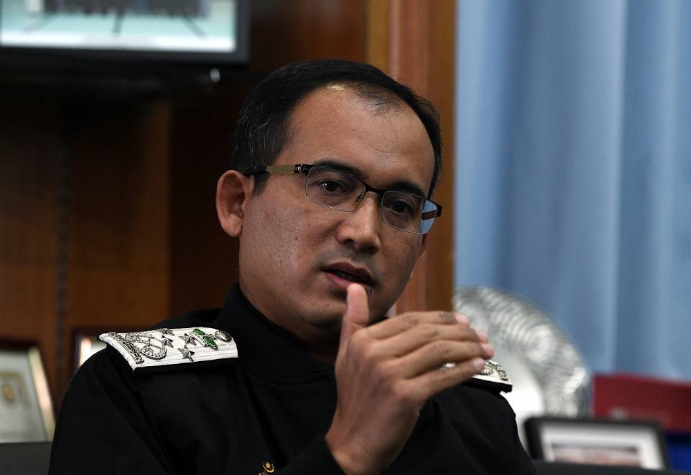 immigration-d-g-says-1-000-uncollected-malaysian-passports-to-be-burnt