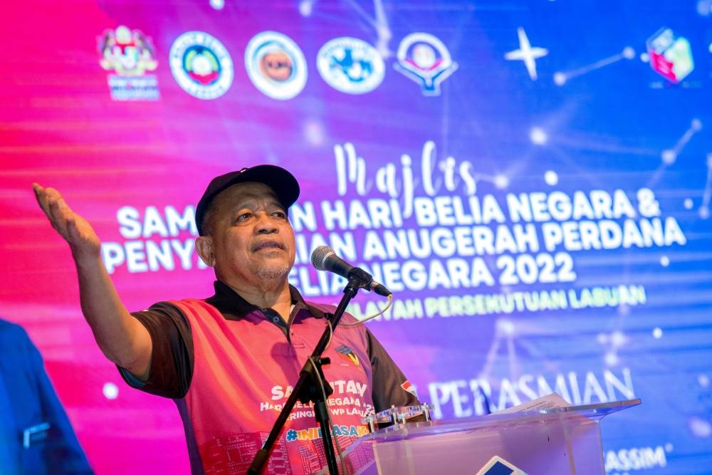 Datuk Seri Shahidan Kassim speaks during the launch of the Labuan-level National Youth Day celebration at the Labuan Financial Park Complex September 18, 2022. — Bernama pic