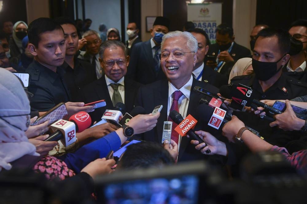 Prime Minister Datuk Seri Ismail Yaakob said since there will be a Cabinet meeting before he leaves for New York to attend the United Nations General Assembly later this week, there is a possibility for the discussion on GE15 to be held first before the Umno Top Five’s meeting. — Bernama pic  