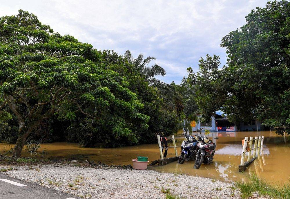 A general view of floodwaters in Kampung Sri Gambut, Pontian following heavy rains May 4, 2022. — Bernama pic