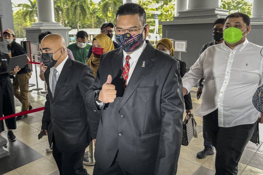 Ismail Sabri Obtains Temporary Injunction Against Lokman Adam Over ...