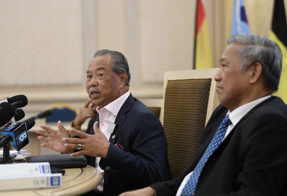 National Recovery Council (NRC) chairman Tan Sri Muhyiddin Yassin chairs the NRC meeting in Putrajaya, September 27, 2022. — Bernama pic 