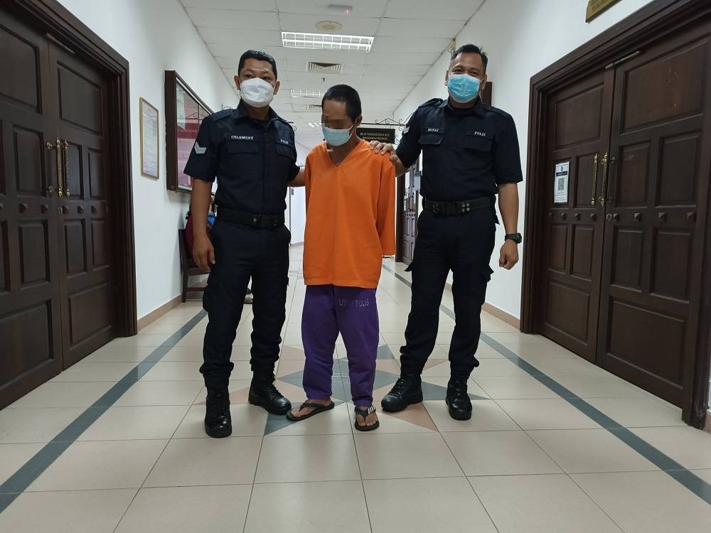 Kuching Dad Suspected Of Selling 10 Year Old Daughter To Friend For Sex Further Remanded Malay 