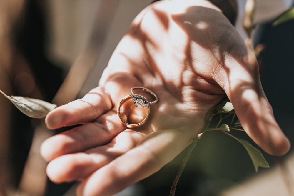 As same-sex marriage is still illegal in China, couples are making use of Utah County’s fully digitised marriage process. — Picture via Unsplash/ Tyler Nix