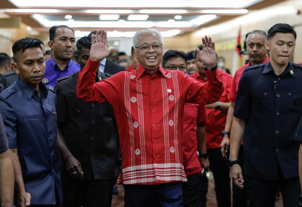 The country’s ninth prime minister is expected to unveil a spending plan that will push his approval ratings up, which means it’s more than likely to be an expansionary Budget. — Bernama pic 