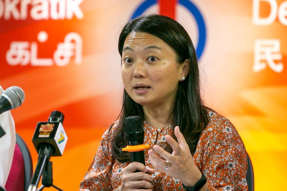 Hannah Yeoh speaks during a press conference at the DAP party headquarters in Kuala Lumpur September 2022. — Picture by Devan Manuel