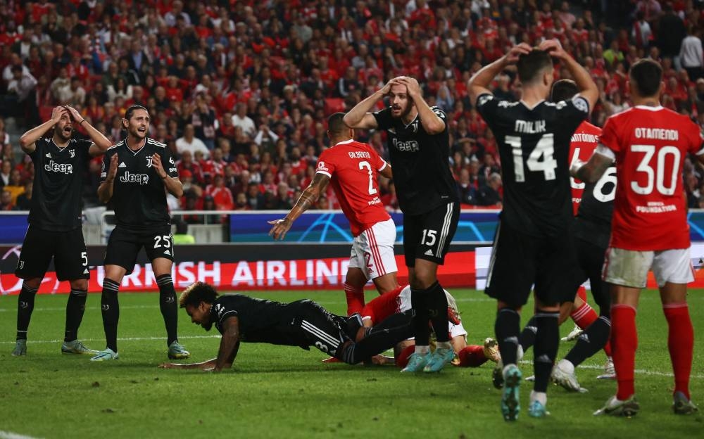 Juventus players react during the match against Benfica at Estadio da Luz, Lisbon October 25, 2022. — Reuters pic