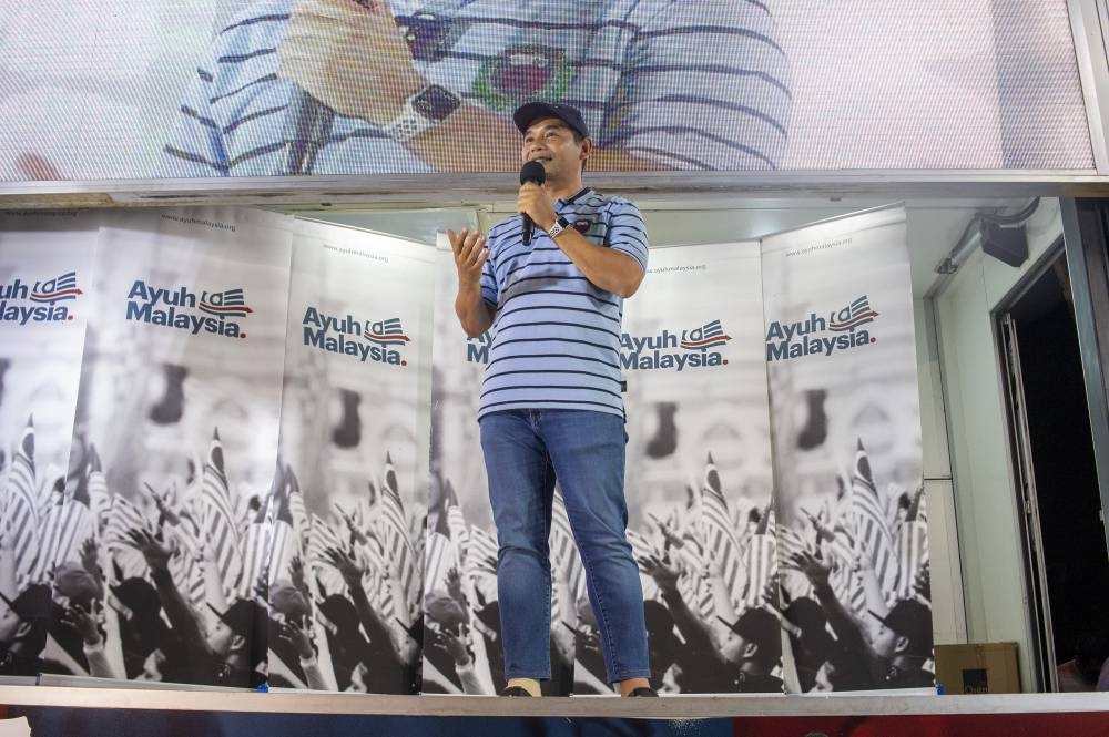 Rafizi Ramli delivers a speech during the 'Ayuh Malaysia' campaign at Bandar Tun Razak in Kuala Lumpur October 18, 2022. — Picture by Shafwan Zaidon