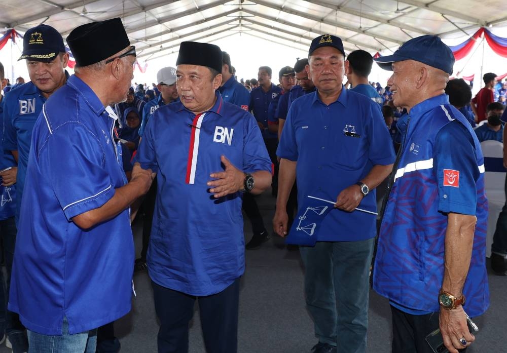 Kelantan BN chief Datuk Ahmad Jazlan Yaakub (2nd, left) at the launch of Kelantan BN’s machinery in Machang, October 31, 2022. — Bernama pic 