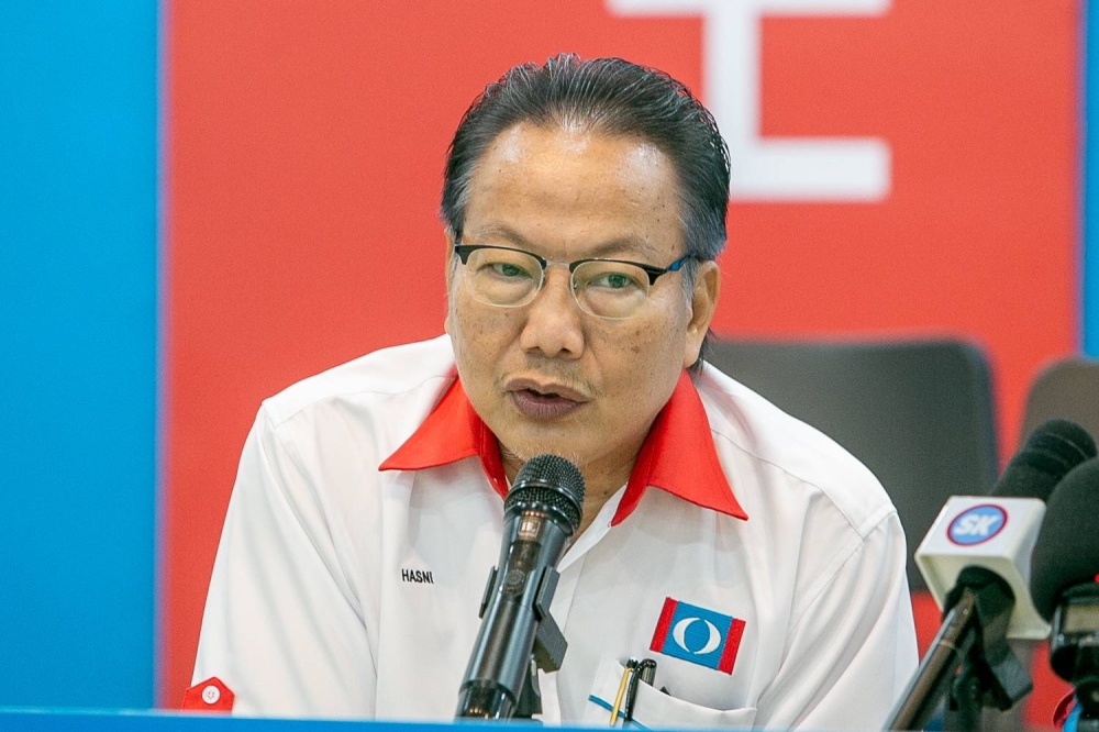 PKR’s Sembrong candidate Hasni Abas speaks during a press conference at the PKR headquarters in Petaling Jaya, November 1, 2022. ― Picture by Raymond Manuel 