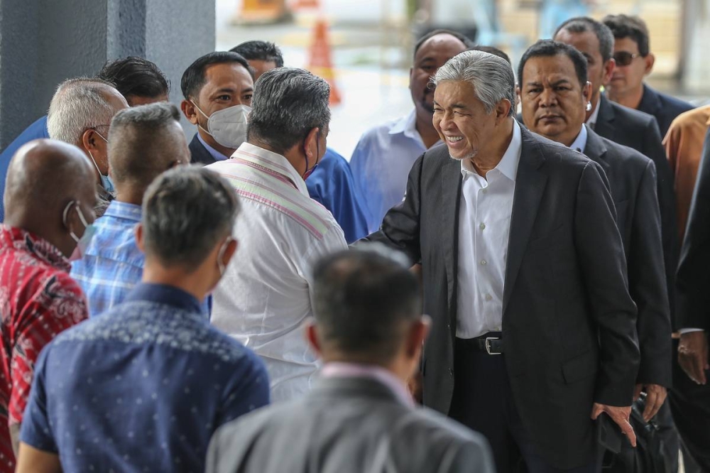 Datuk Seri Ahmad Zahid Hamidi arrives at the Kuala Lumpur High Court November 1, 2022. — Picture by Yusof Mat Isa