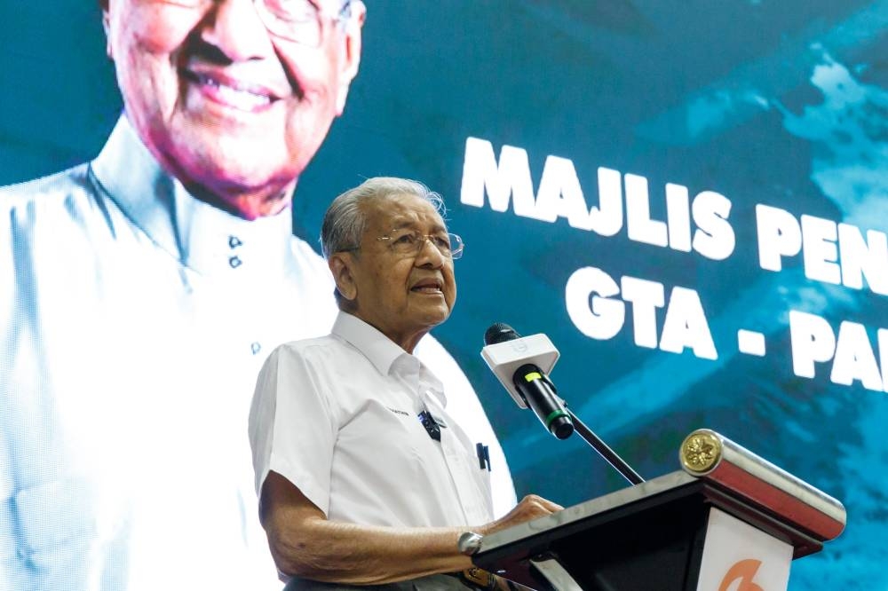 GTA chairman Tun Dr Mahathir Mohamad speaks during the announcement of its GE15 candidates at Bangi Convention Centre, November 2, 2022. — Picture by Firdaus Latif