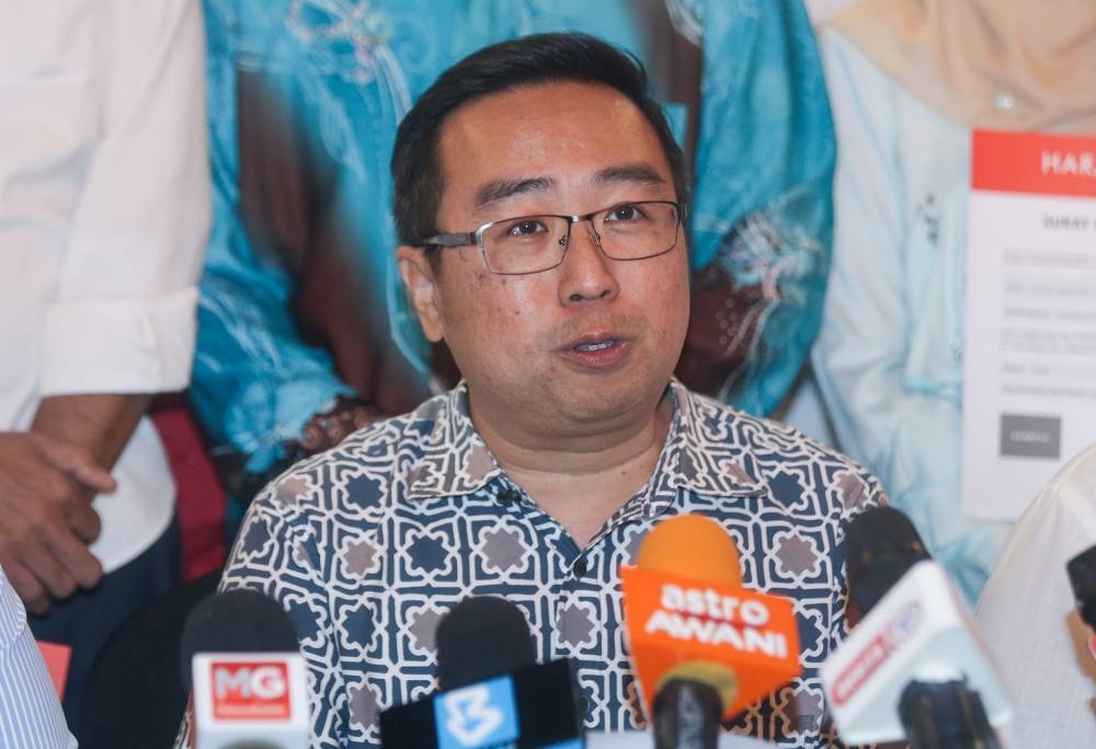 PKR vice-president Chang Lih Kang speaks during a press conference at the  Travelodge Hotel in Ipoh on November 3, 2022. — Picture by Farhan Najib