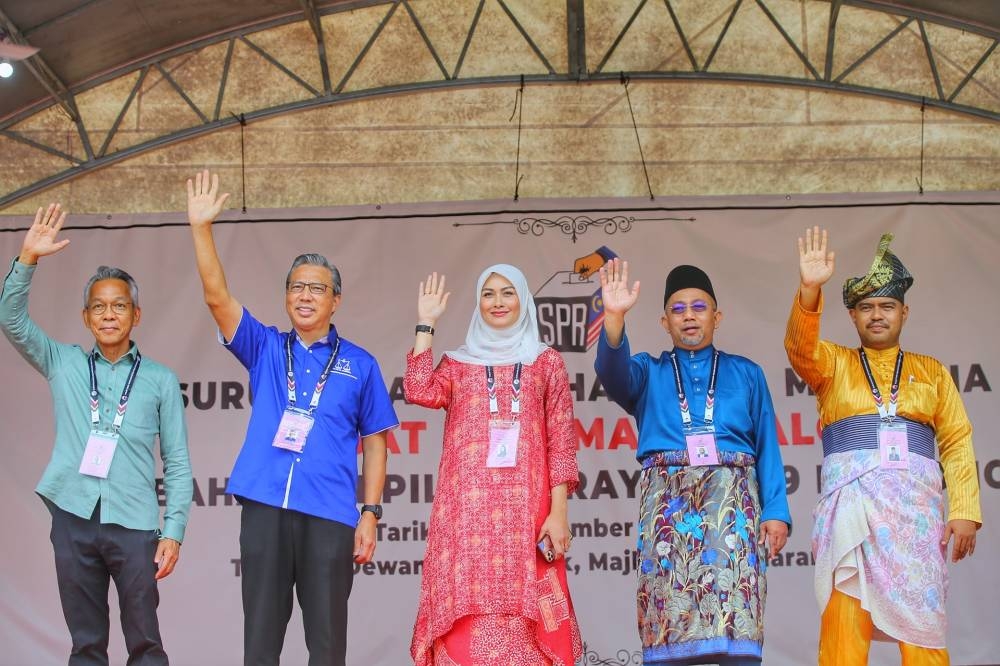 (From left) Incumbent Bentong MP Wong Tack, BN’s Tan Sri Liow Tiong Lai, PH’s Young Syefura Othman, PN’s Datuk Roslan Hassan and independent Mod Khalil Abdul Hamid are in the race for the Bentong Parliamentary seat. — Picture by Ahmad Zamzahuri