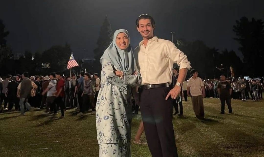 The story of Opposition Leader Datuk Seri Anwar Ibrahim will be made into a movie with Farid Kamil (right) playing the lead role while Indonesian actress Acha Septriasa will carry the role of Datuk Seri Dr Wan Azizah Wan Ismail. — Picture via Instagram/ faridkamilz