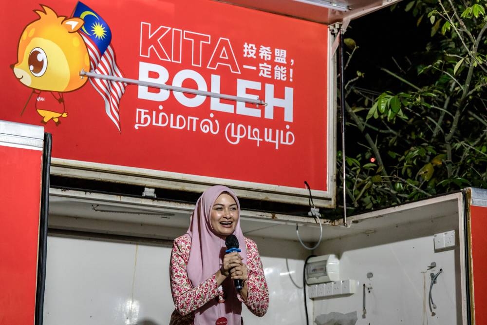 Pakatan Harapan (PH) candidate for Bentong parliamentary Young Syefura Othman speaks during an election campaign event in Bentong, Pahang, November 9, 2022. — Picture by Firdaus Latif