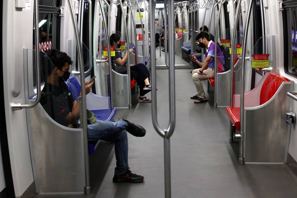 Commuters are back to using the Kelana Jaya Line Light Rail Transit (LRT) service, which has been disrupted since last Wednesday during a Bernama survey at several stations, November 14, 2022. — Bernama pic  