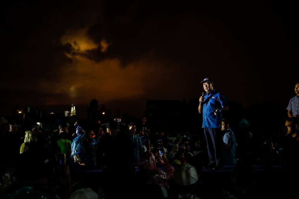 Perikatan Nasional (PN) chairman Tan Sri Muhyiddin Yassin speaks during an election campaign rally in Padang AU2 Taman Keramat,  November 14, 2022. — Picture by Firdaus Latif