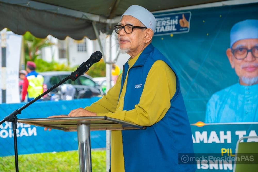 PAS president Tan Sri Abdul Hadi Awang speaks to supporters in Seremban, Negri Sembilan, November 15, 2022. — Picture from Facebook/Abdul Hadi Awang