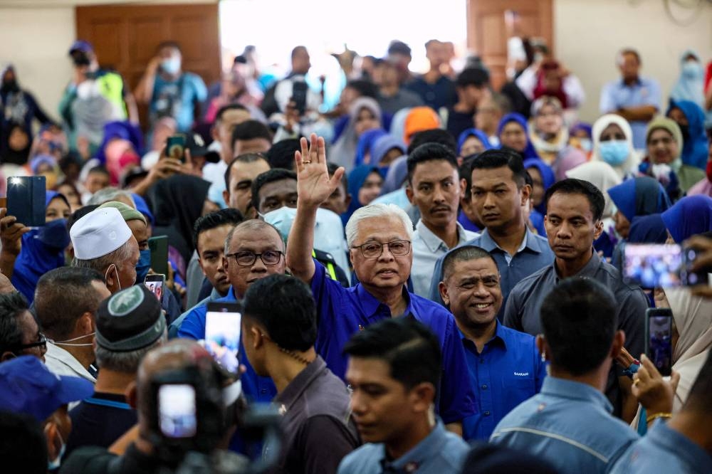 Datuk Seri Ismail Sabri Yaakob said Barisan Nasional (BN) is ready to work with parties from both states namely Gabungan Parti Sarawak (GPS) and Gabungan Rakyat Sabah (GRS) to form the federal government. — Bernama pic 