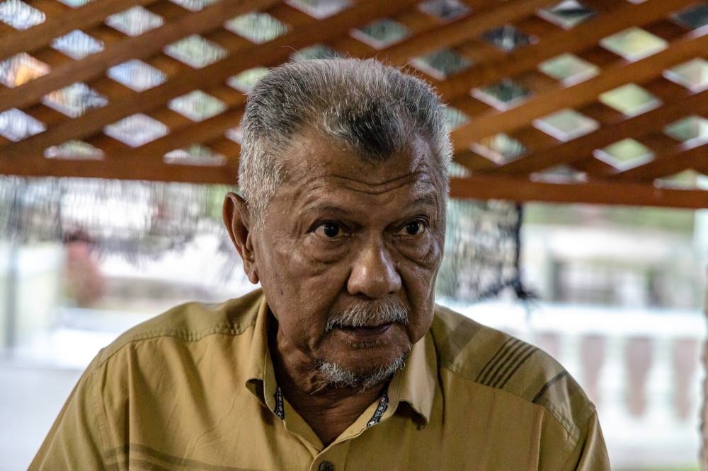 Mohd Khair Ghazali, 71, a former Felda employee said he does not understand why people are still willing to vote for BN despite the many corruption scandals it has allegedly been involved in. — Picture by Firdaus Latif