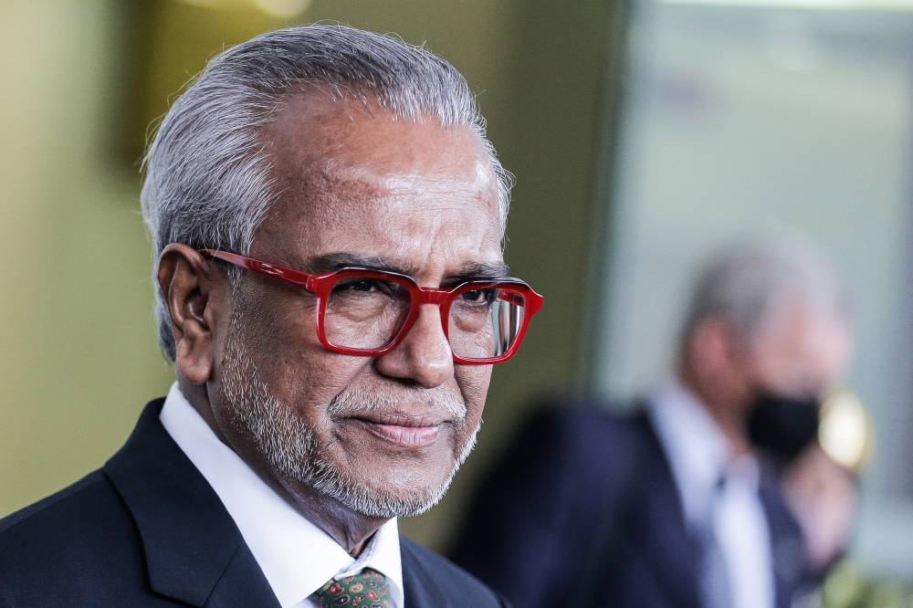 Lawyer Tan Sri Shafee Abdullah speaks to the press on the 1Malaysia Development Berhad (1MDB) case at Kuala Lumpur High Court October 12, 2022. — Picture by Sayuti Zainudin