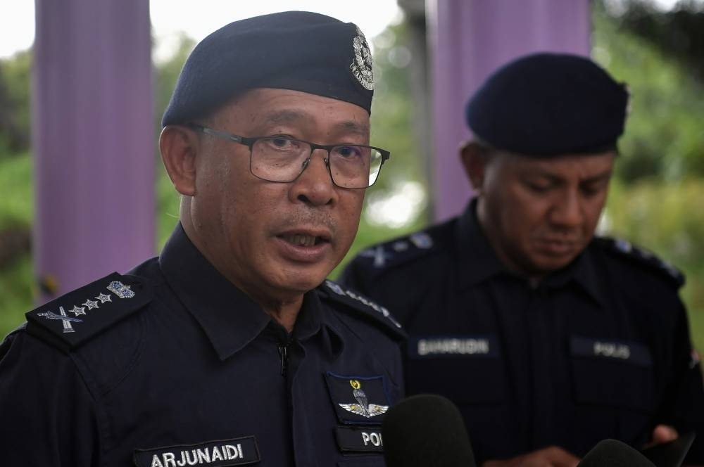 Selangor police chief Datuk Arjunaidi Mohamed said that within the same period police received 253 reports related to GE15 and opened 19 investigation papers, adding that five individuals were arrested. — Bernama pic 