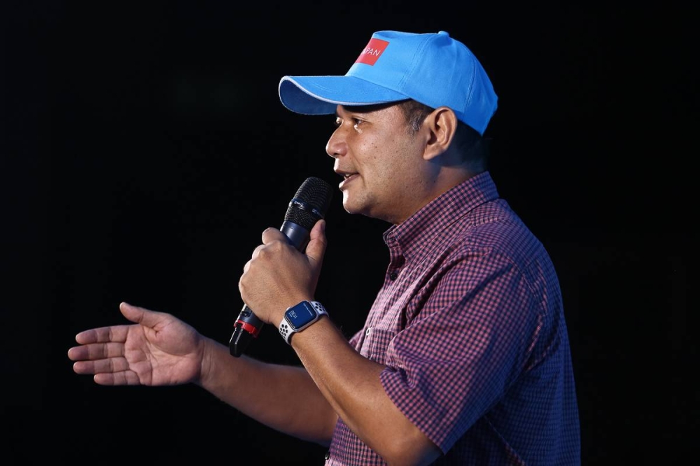 PKR deputy president Rafizi Ramli speaks during the Ayuh Malaysia Pakatan Harapan rally at Larkin in Johor Baru, November 16, 2022. — Picture by Yusof Mat Isa