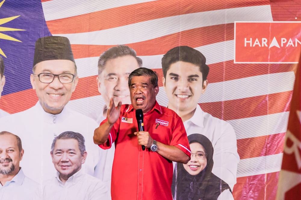 Amanah president Mohamad Sabu said this confidence was reinforced after a group of 70 Malay professors, or G70, backed Pakatan Harapan. — Picture by Firdaus Latif