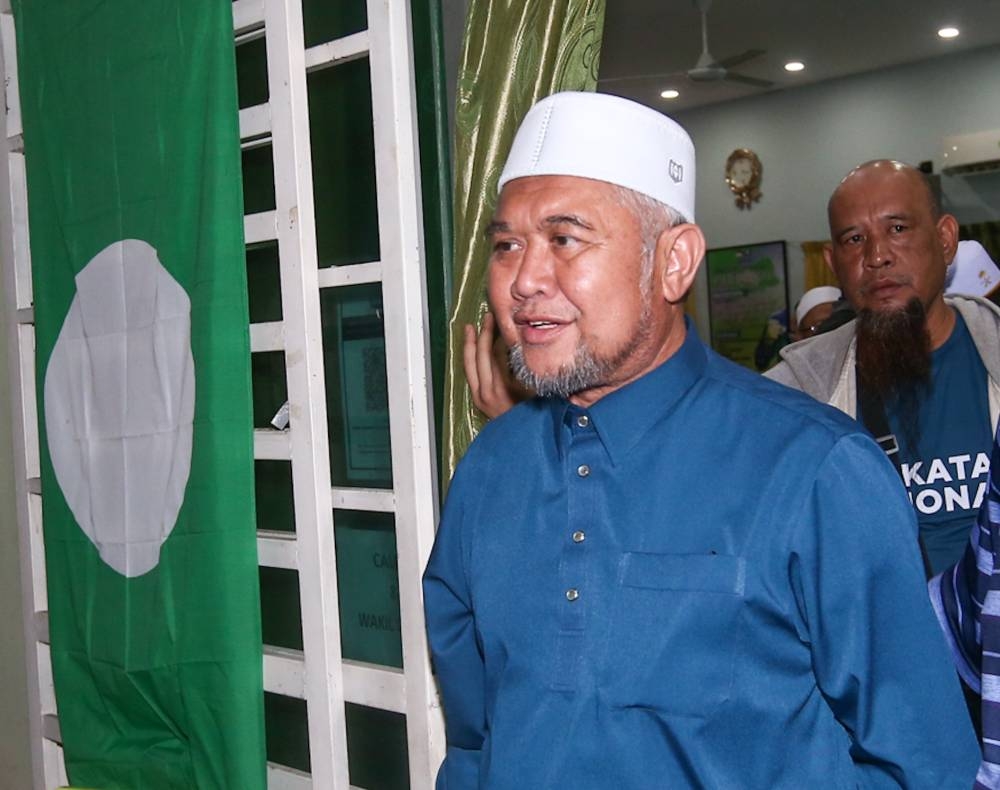 Perak PAS chief Razman Zakaria is pictured at Wisma Purnama in Ipoh November 20, 2022. — Picture by Farhan Najib