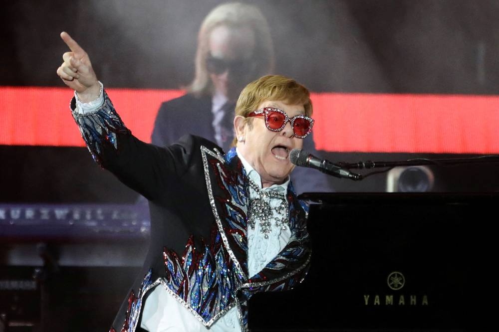 Elton John rockets toward retirement at Dodger Stadium