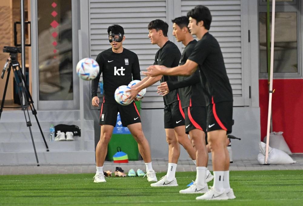 South Korea’s midfielder Son Heung-min takes part in a training session at Al Egla Training Site 5 in Doha, November 21, 2022, during the Qatar 2022 World Cup tournament. — AFP pic 