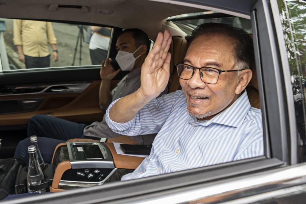 Datuk Seri Anwar Ibrahim arrives at his office in Jalan Gasing, Petaling Jaya November 23, 2022. ― Shafwan Zaidon