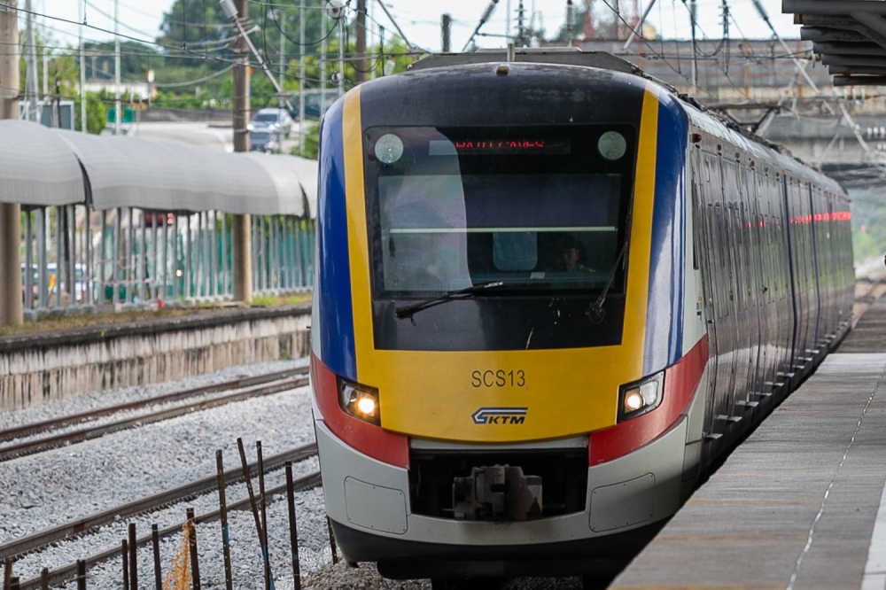 KTMB in a statement today said that the additional service involves journeys on Friday to Monday from Dec 9 to 12, Dec 16 to 19, Dec 23 to 26 and Dec 30 to Jan 2 2023. — Picture by Devan Manuel