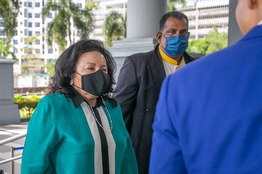 Datin Seri Rosmah Mansor arrives at the Kuala Lumpur High Court November 24, 2022. — Picture by Raymond Manuel