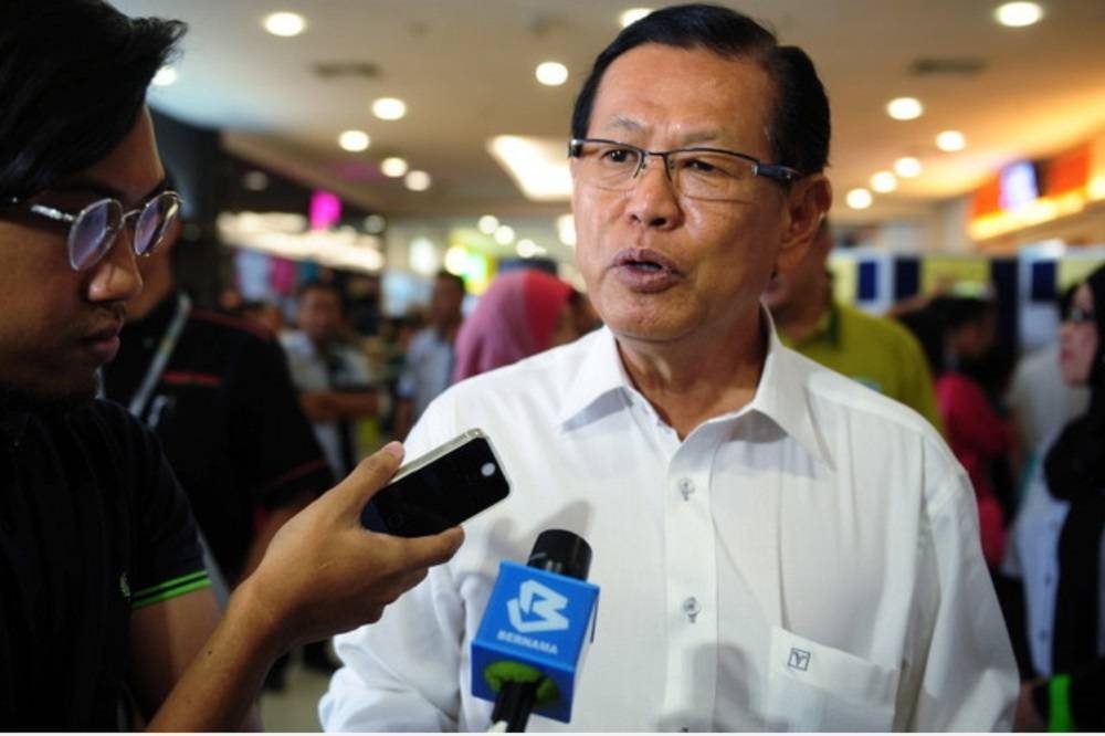 Sarawak Transport Minister Datuk Seri Lee Kim Shin  said that the trial run was carried out with manufacturers to test the technical suitability of the buses to operate in the tropics. — Bernama  pic