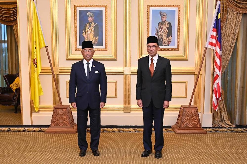 Agong Grants Audience To PM Anwar | Malay Mail