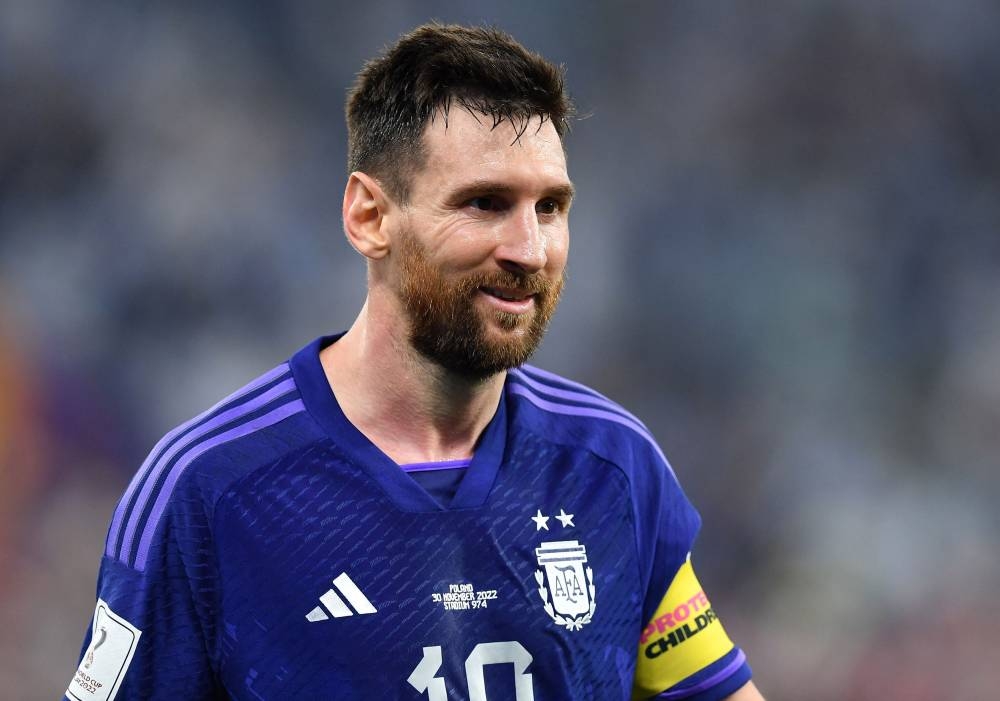 Boxer Alvarez threatens Messi over World Cup jersey 'insult