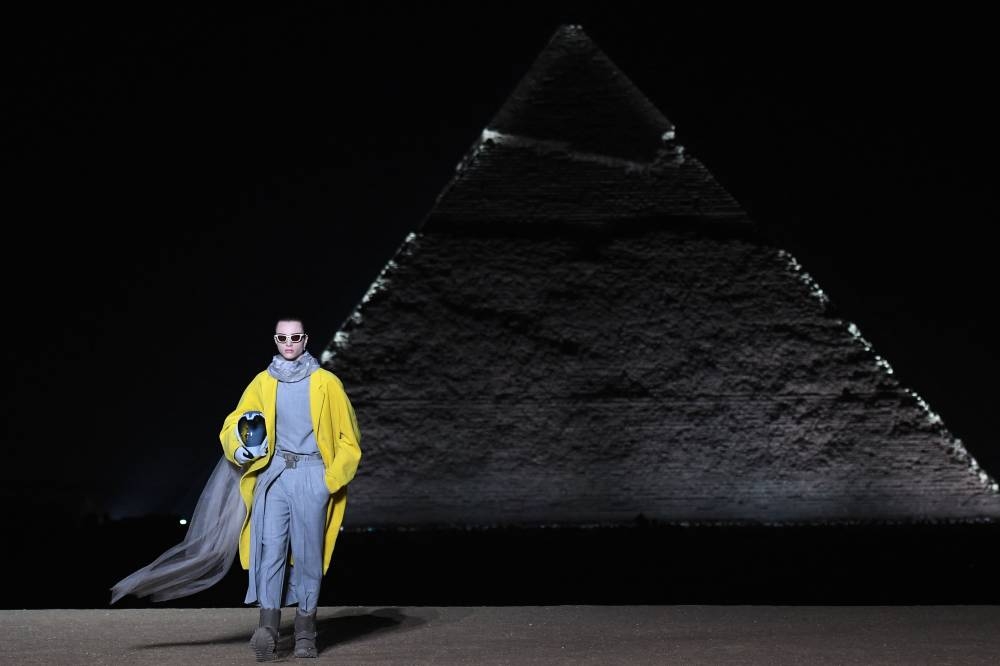 Dior Showcases Fashion In Shadow Of Egypt’s Pyramids TrendRadars
