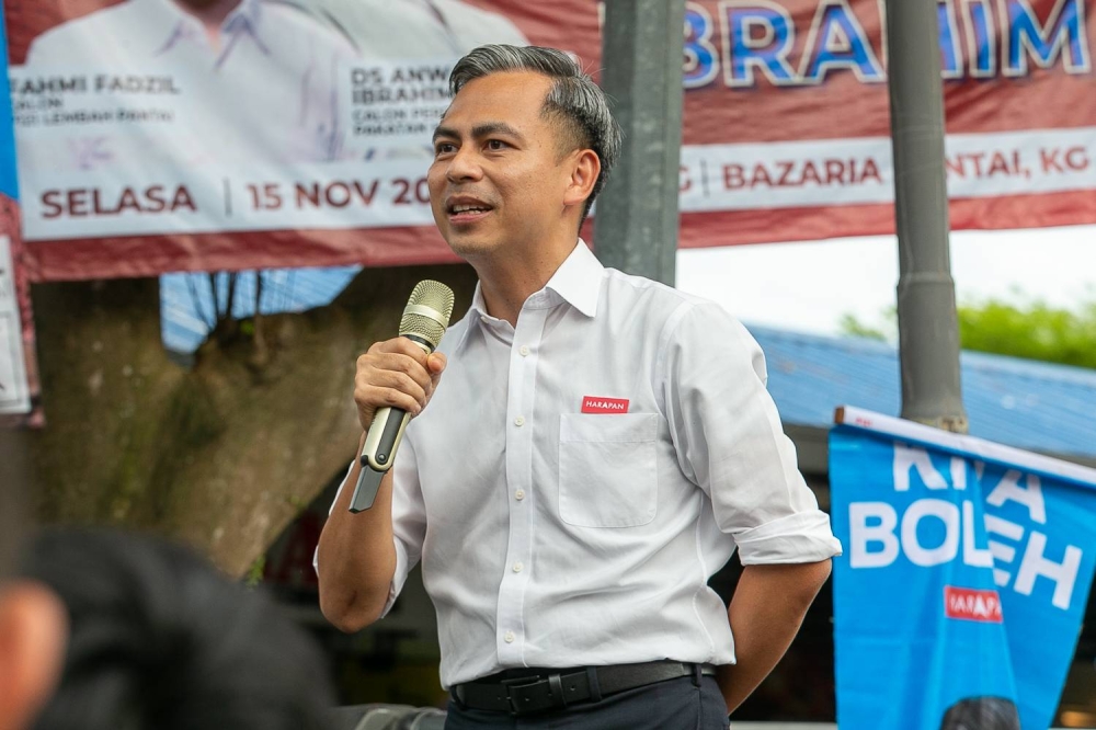 File picture shows Pakatan Harapan candidate for Lembah Pantai, Fahmi Fadzil speaking at Bazaria Pantai,Kampung Kerinci on November 15,2022. — Picture by Raymond Manuel