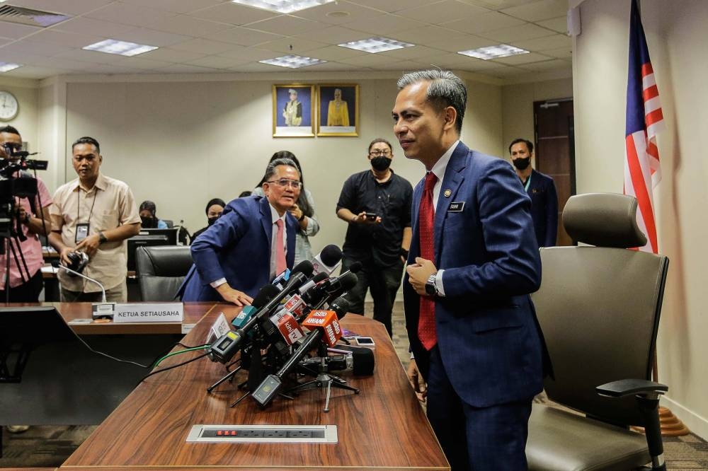 Digital Communications Minister Fahmi Fadzil said that while the Finance Ministry is responsible for the Digital Nasional Berhad (DNB), the company in charge of 5G, the distribution rights fall under his ministry’s purview. — Picture by Sayuti Zainudin