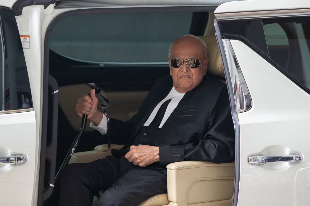 Datuk Seri Gopal Sri Ram arrives at the Kuala Lumpur High Court September 27, 2022. — Picture by Devan Manuel