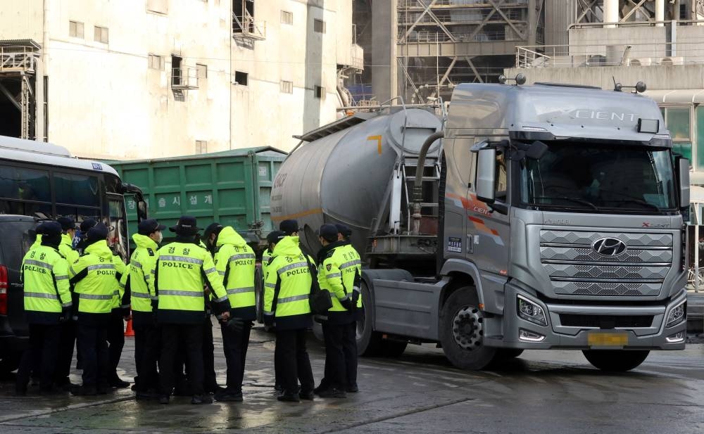 S.Korea Orders Striking Steel, Petrochemical Truckers To Return To Work ...