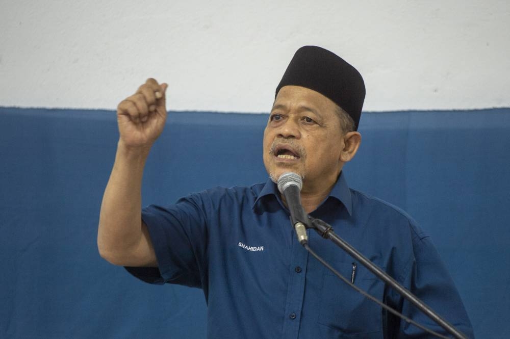 Arau MP Datuk Seri Shahidan Kassim had defected to Perikatan Nasional after he was dropped from the Barisan Nasioanl GE15 ticket. — Picture by Shafwan Zaidon